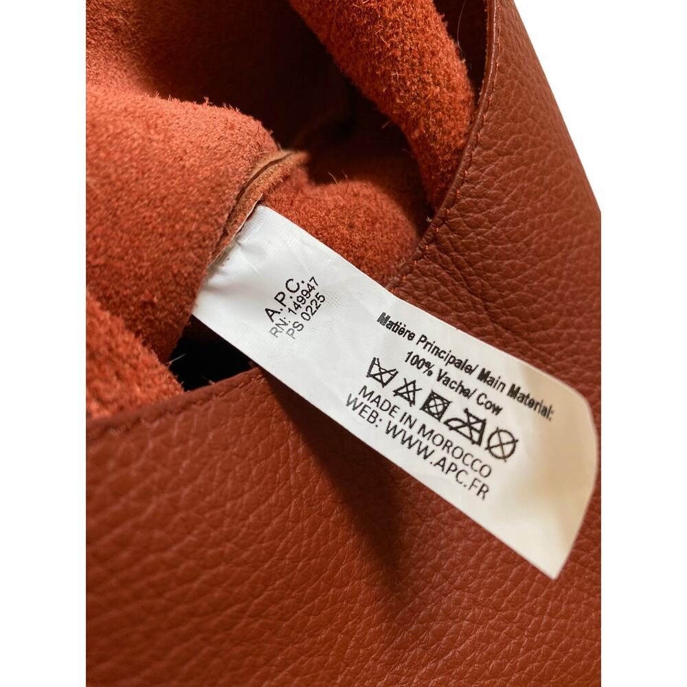 A.P.C. Leather Le Neige Tote Bag in Rhum - Picture 9 of 12